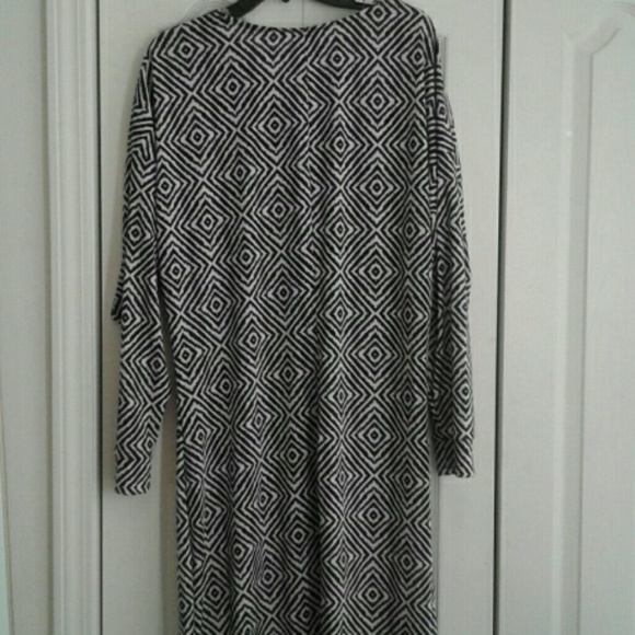 Dress - Picture 3 of 4